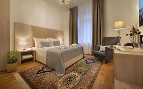 Old Town Residence By Little King